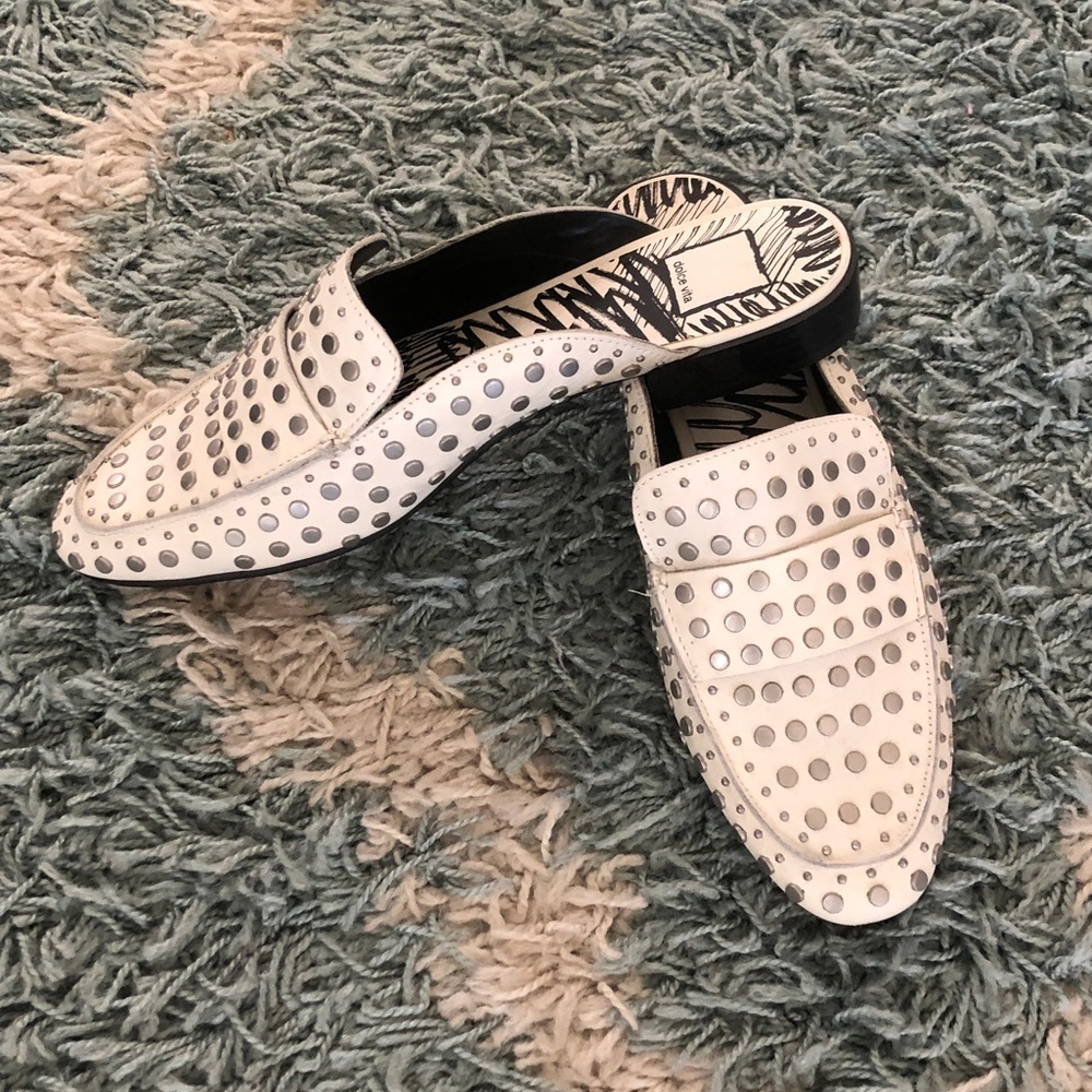 Edgy DOLCE VITA flats